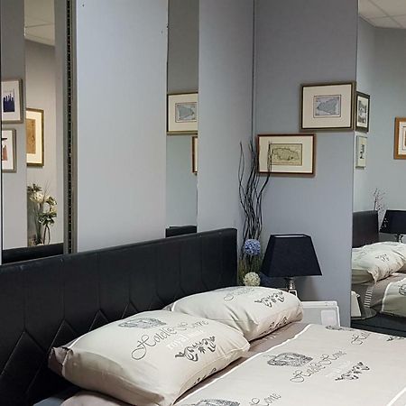 Charming Design Apartment In The Heart Of เลเดน ภายนอก รูปภาพ