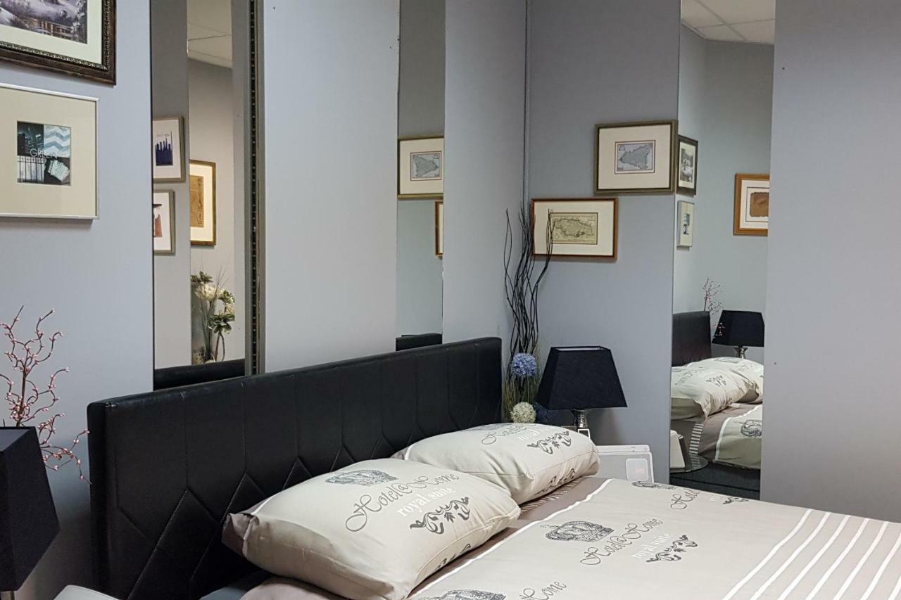 Charming Design Apartment In The Heart Of เลเดน ภายนอก รูปภาพ