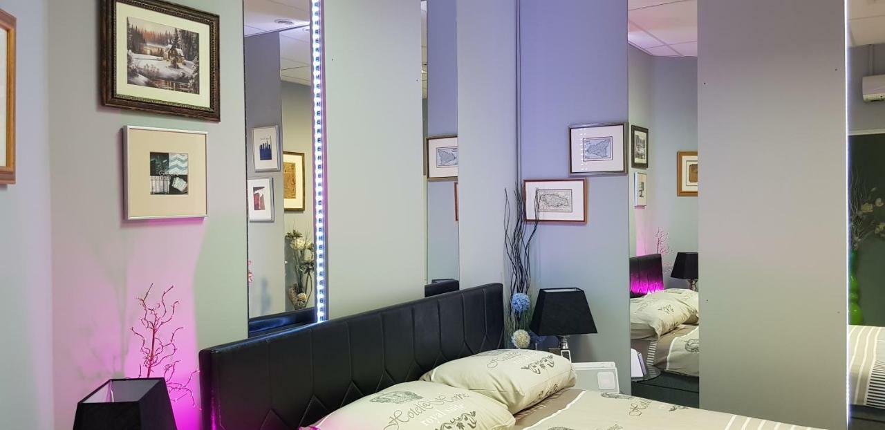Charming Design Apartment In The Heart Of เลเดน ภายนอก รูปภาพ